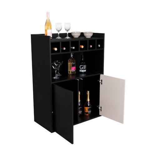 Bar Cuera, Capri y Wengue, con espacio para almacenar botellas